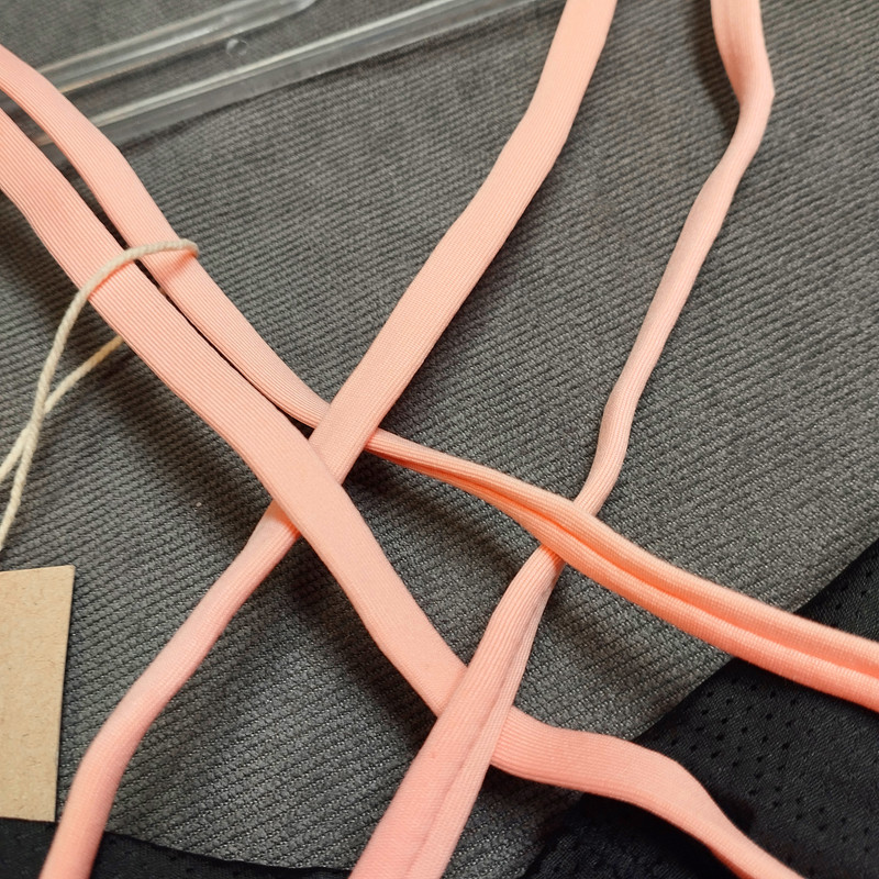 تاپ ورزشی زنانه مدل TK39