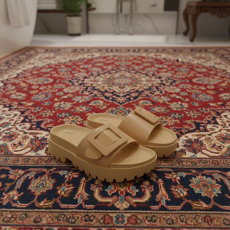 دمپایی زنانه پاپا مدل لژ دار سگکی NCF.4305